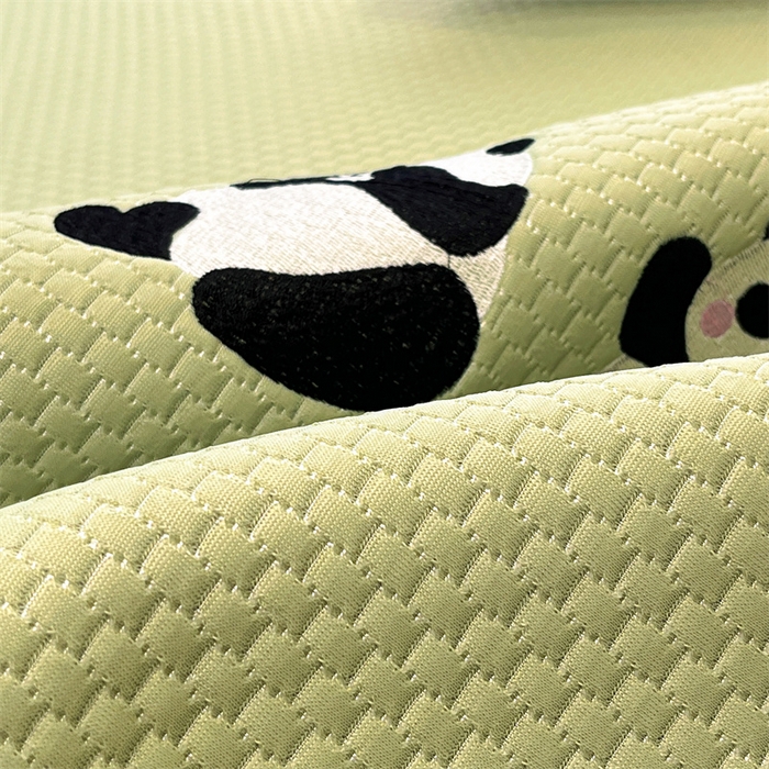 91家纺网 家纺一手货源 找家纺 启程家纺 2025春夏新款冰豆豆凉席刺绣款复合三明治三件套 熊猫-绿