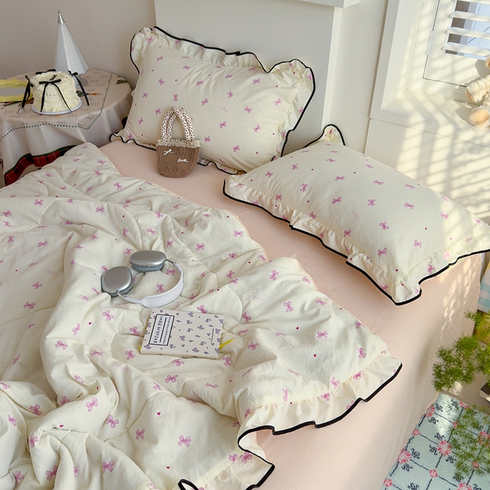 91家纺网 家纺一手货源 找家纺 慕尚 2025新款云感棉花边夏凉被空调被 粉蝴蝶结