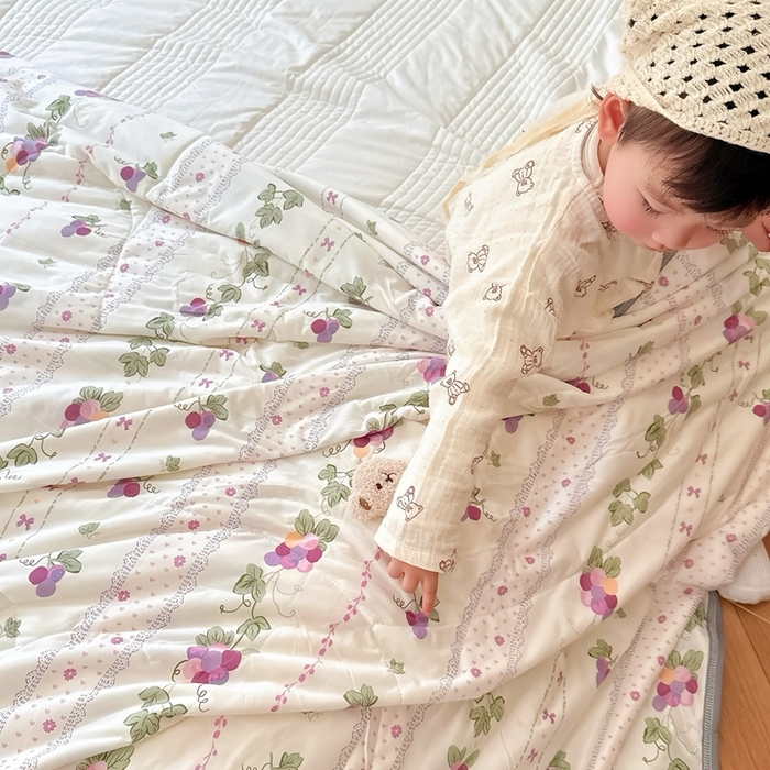 91家纺网 家纺一手货源 找家纺 兜米  2025夏季A类针织棉夏凉被小清新卡通双面针织棉空调被子被芯 小葡萄