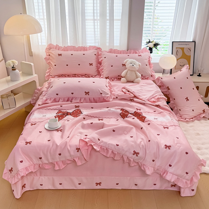 91家纺网 家纺一手货源 找家纺 找底底家纺 2025新款60S水洗天丝夏被夏凉被空调被床裙四件套 爱心蝴蝶结