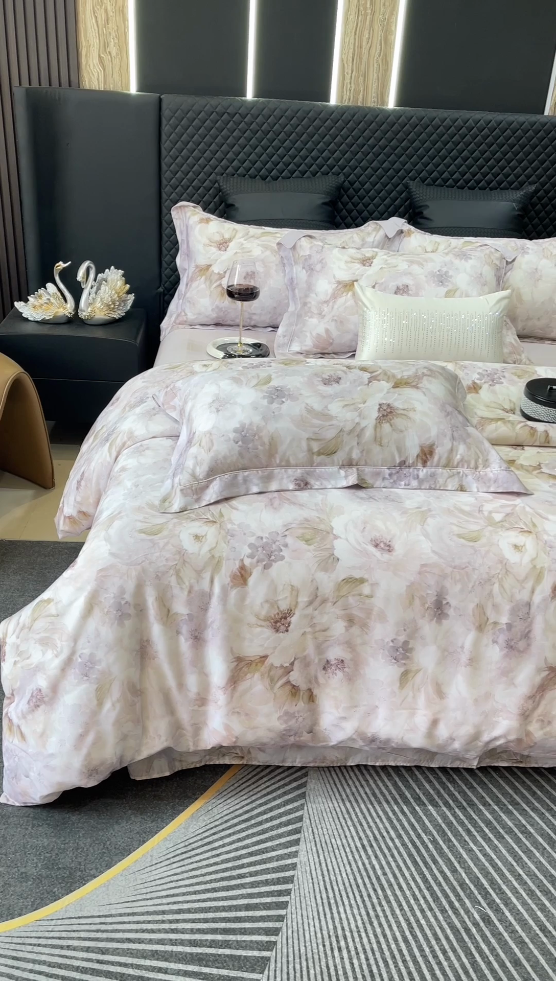 91家纺网 家纺一手货源 找家纺 莱豫2025新款50支莱赛尔天丝四件套 花影之恋紫