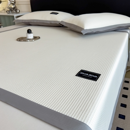 91家纺网 家纺一手货源 找家纺 （总）丝羽坊 2025新款立体冰豆豆纯色软凉席-平铺款