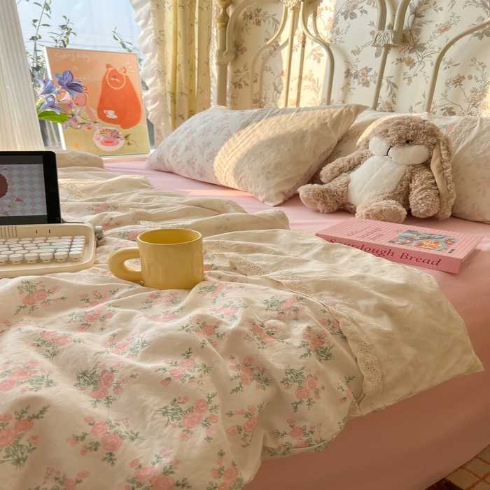 91家纺网 家纺一手货源 找家纺 盼季家纺 新款夏季夏天蕾丝花边大豆纤维被夏凉被床单四件套空调被 蕾丝花边夏被-花团