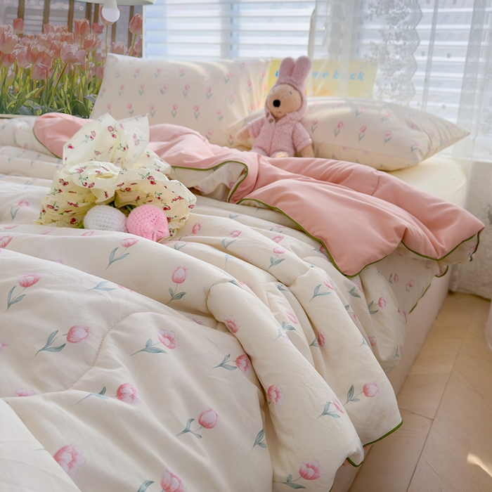 91家纺网 家纺一手货源 找家纺 美派工厂店2025新款水洗邹邹纱夏被 落暮花店