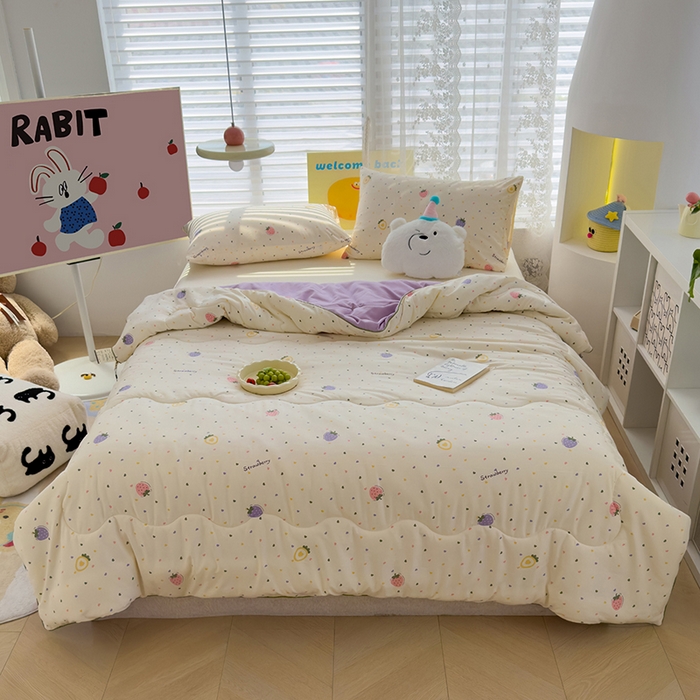 91家纺网 家纺一手货源 找家纺 美派工厂店2025新款水洗邹邹纱夏被 草莓小甜心