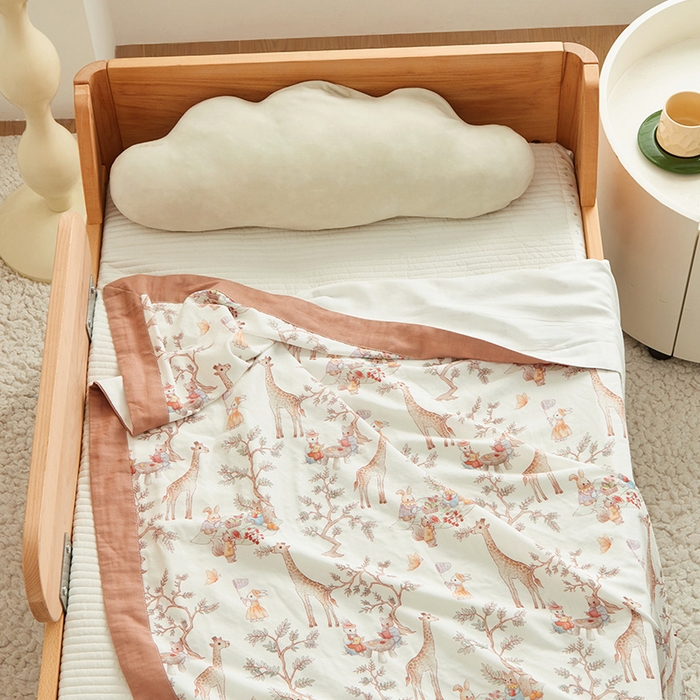 91家纺网 家纺一手货源 找家纺 嗨生活 2025年新品天竹系列A类竹纤维四层纱儿童盖毯 幼儿园夏被夏凉被空调被 林间乐园