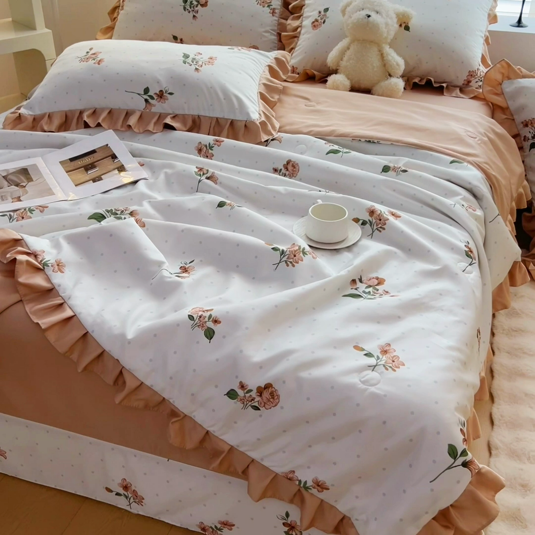 91家纺网 家纺一手货源 找家纺 找底底家纺 2025新款60S水洗天丝夏被夏凉被空调被床裙四件套 甜甜花香