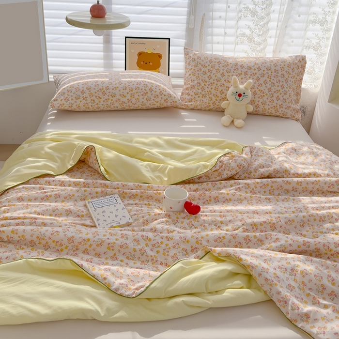 91家纺网 家纺一手货源 找家纺 美派工厂店2025新款水洗邹邹纱夏被 久期诗朵-黄