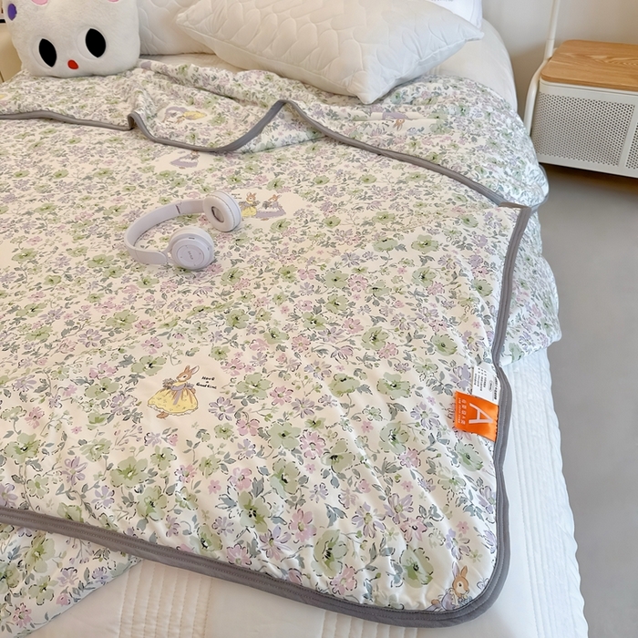 91家纺网 家纺一手货源 找家纺 兜米  2025夏季A类针织棉夏凉被小清新卡通双面针织棉空调被子被芯 花园兔