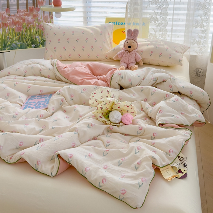 91家纺网 家纺一手货源 找家纺 美派工厂店2025新款水洗邹邹纱夏被 落暮花店