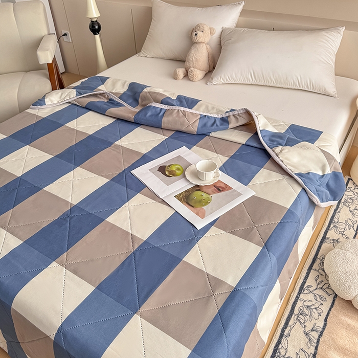 91家纺网 家纺一手货源 找家纺 薇玛仕 2025新款印花款小清新超声波大豆夏凉被空调被 蓝咖大格