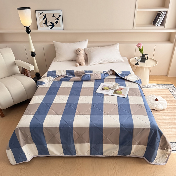 91家纺网 家纺一手货源 找家纺 薇玛仕 2025新款印花款小清新超声波大豆夏凉被空调被 蓝咖大格