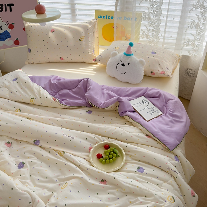 91家纺网 家纺一手货源 找家纺 美派工厂店2025新款水洗邹邹纱夏被 草莓小甜心