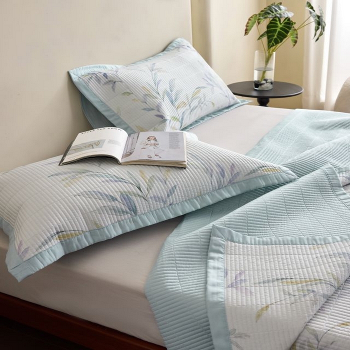 91家纺网 家纺一手货源 找家纺 黛舒家居2025新款天丝水洗印花夏被床盖三件套 春晓与梦