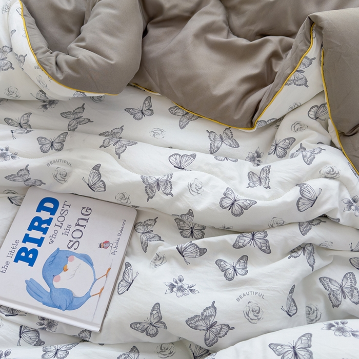 91家纺网 家纺一手货源 找家纺 美派工厂店2025新款水洗邹邹纱夏被 梦幻蝴蝶