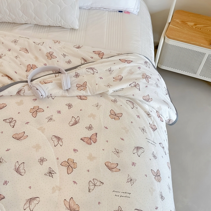 91家纺网 家纺一手货源 找家纺 兜米  2025夏季A类针织棉夏凉被小清新卡通双面针织棉空调被子被芯 小蝴蝶