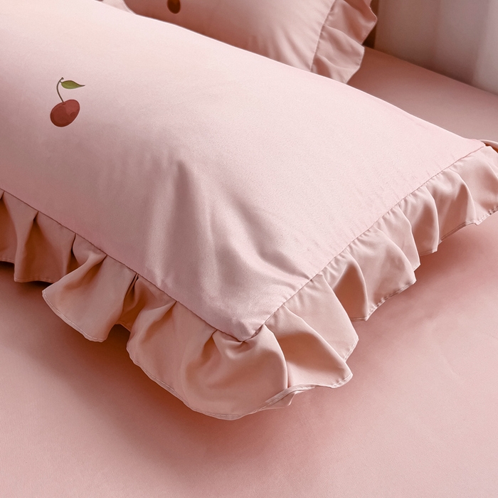 91家纺网 家纺一手货源 找家纺 找底底家纺 2025新款60S水洗天丝夏被夏凉被空调被床裙四件套 小樱桃