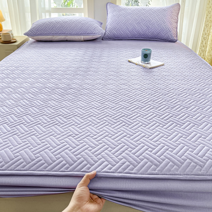 91家纺网 家纺一手货源 找家纺 卡伦家纺 2025新款水洗棉磨毛防水夹棉床笠 斜纹-烟熏紫