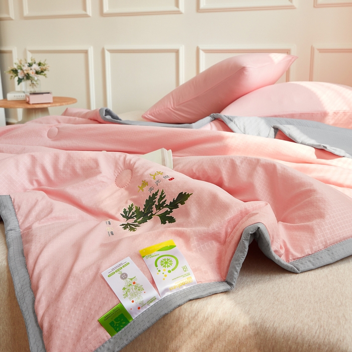 91家纺网 家纺一手货源 找家纺 欧雅搁家纺 2025新款纯色艾草驱蚊夏凉被 少女粉