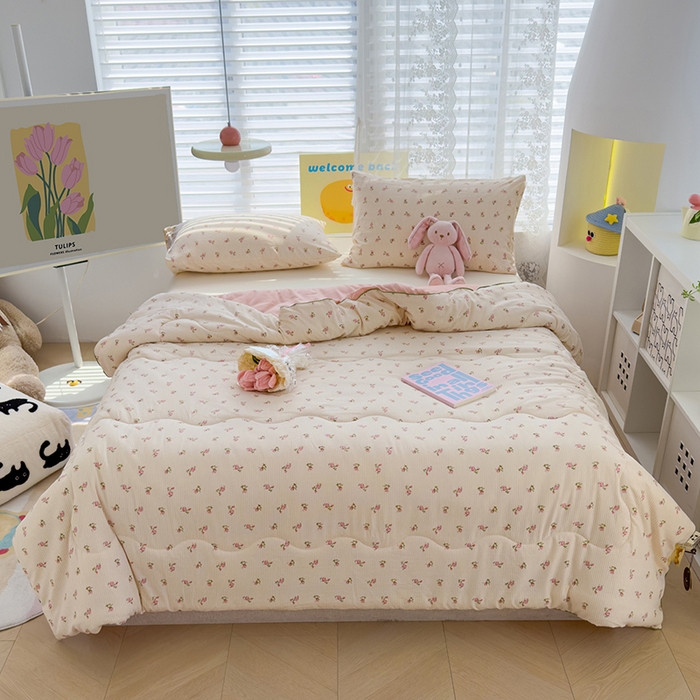 91家纺网 家纺一手货源 找家纺 美派工厂店2025新款水洗邹邹纱夏被 繁花