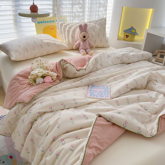 91家纺网 家纺一手货源 找家纺 美派工厂店2025新款水洗邹邹纱夏被 落暮花店