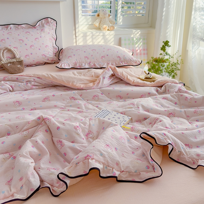 91家纺网 家纺一手货源 找家纺 慕尚 2025新款云感棉花边夏凉被空调被 草莓美乐蒂