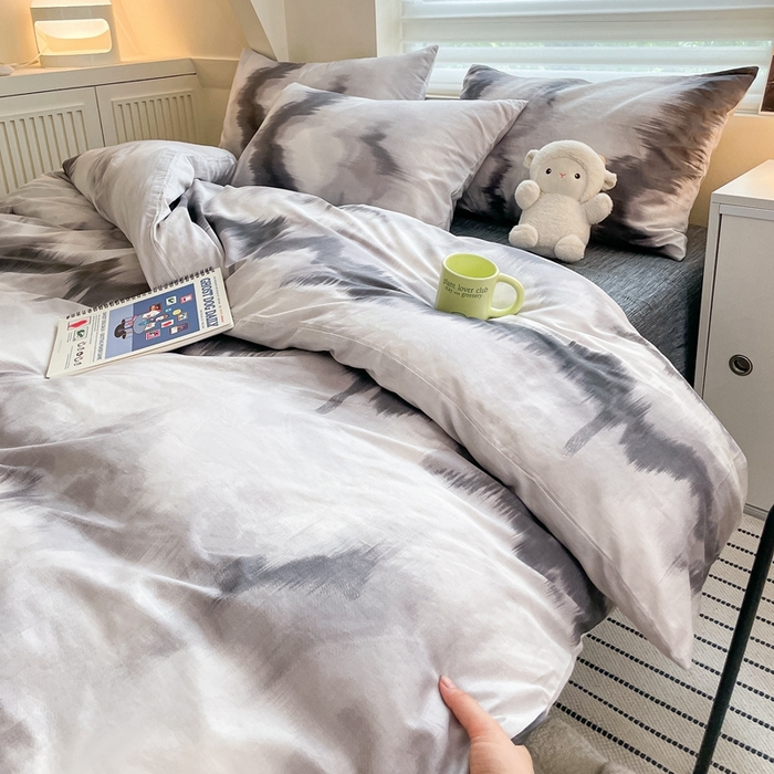 91家纺网 家纺一手货源 找家纺 吉象2025新款全棉印花北欧极简四件套系列 水墨画