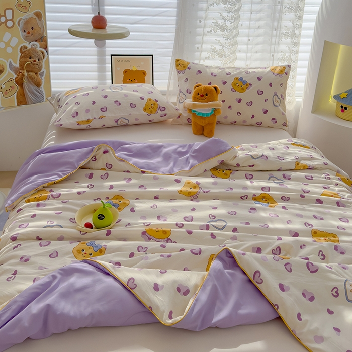 91家纺网 家纺一手货源 找家纺 美派工厂店2025新款水洗邹邹纱夏被 甜甜黄油熊