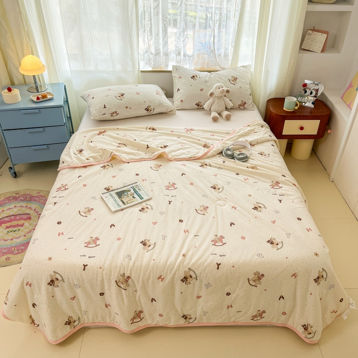 91家纺网 家纺一手货源 找家纺 葡萄家 2025新款A类母婴级大豆纤维牛奶丝针织棉夏凉被空调被-系列二 小熊木马