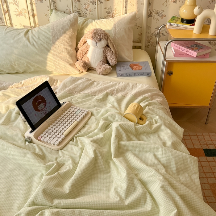 91家纺网 家纺一手货源 找家纺 盼季家纺 新款夏季夏天蕾丝花边大豆纤维被夏凉被床单四件套空调被 蕾丝花边夏被-绿小格