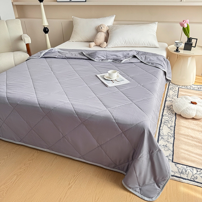 91家纺网 家纺一手货源 找家纺 薇玛仕 2025新款外贸款纯色亲肤磨毛超声波空调被 月光灰