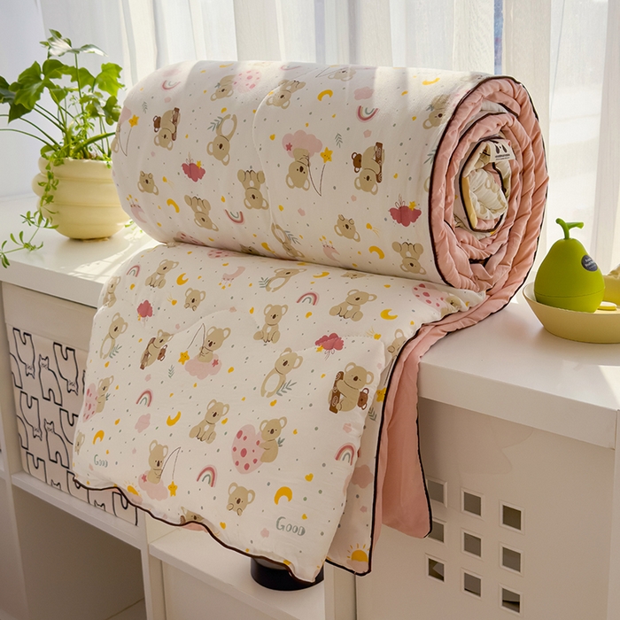 91家纺网 家纺一手货源 找家纺 美派工厂店2025新款水洗邹邹纱夏被 小考拉