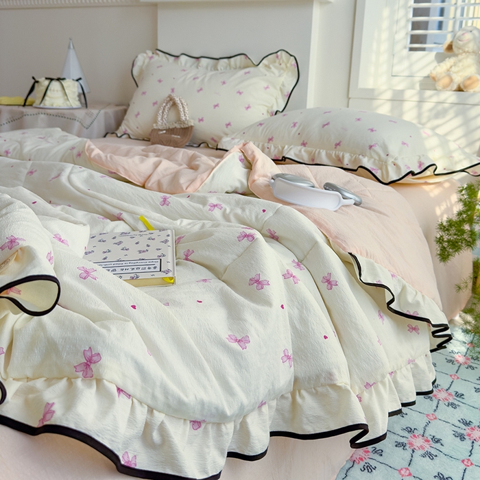 91家纺网 家纺一手货源 找家纺 慕尚 2025新款云感棉花边夏凉被空调被 粉蝴蝶结