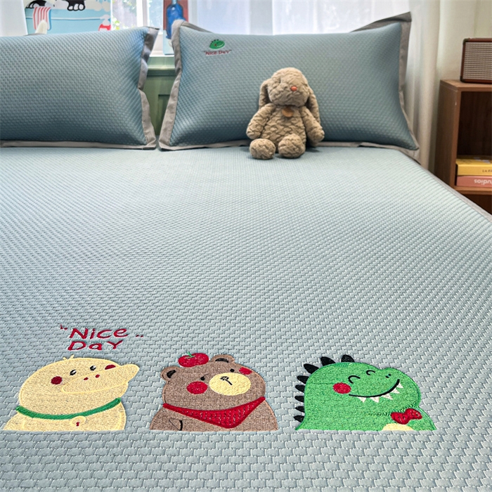 91家纺网 家纺一手货源 找家纺 （总）启程家纺 2025春夏新款冰豆豆凉席刺绣款复合三明治三件套