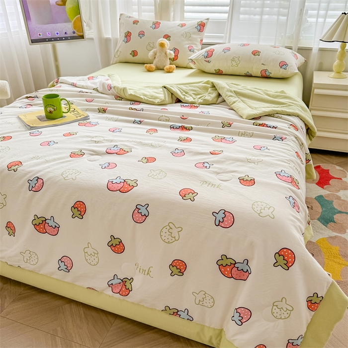 91家纺网 家纺一手货源 找家纺 美梦里 2025新款A类水洗棉棉花夏被 夏凉被空调被 小草莓