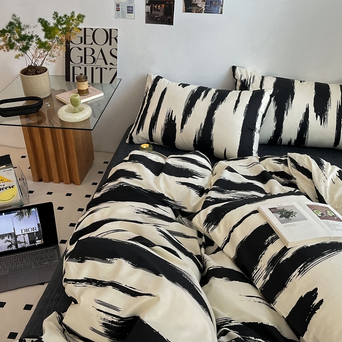 91家纺网 家纺一手货源 找家纺 吉象2025新款全棉印花北欧极简四件套系列 文艺黑