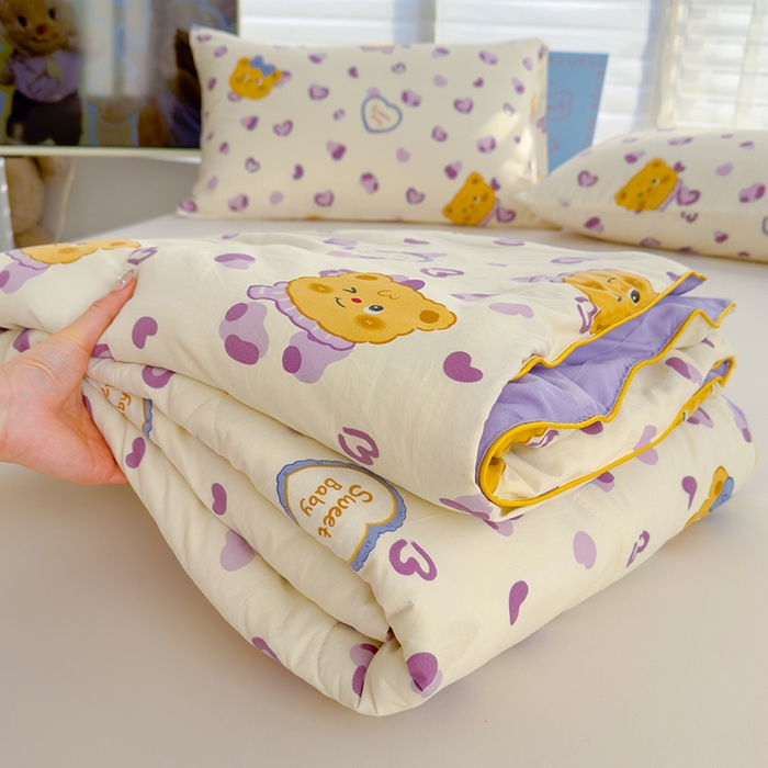 91家纺网 家纺一手货源 找家纺 美派工厂店2025新款水洗邹邹纱夏被 甜甜黄油熊