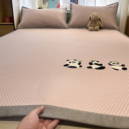 91家纺网 家纺一手货源 找家纺 （总）启程家纺 2025春夏新款冰豆豆凉席刺绣款复合三明治三件套