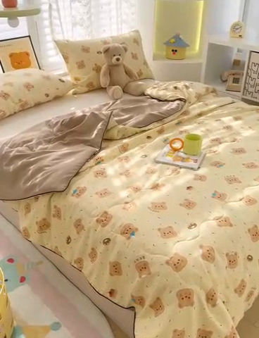 91家纺网 家纺一手货源 找家纺 美派工厂店2025新款水洗邹邹纱夏被 奥利奥小熊