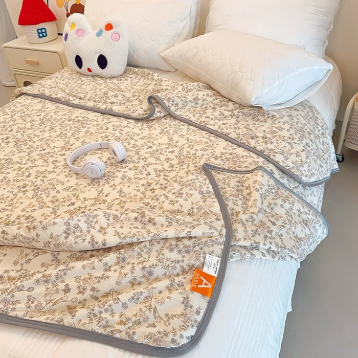 91家纺网 家纺一手货源 找家纺 兜米  2025夏季A类针织棉夏凉被小清新卡通双面针织棉空调被子被芯 花曦