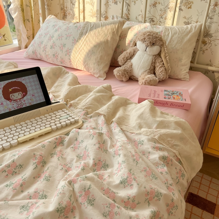 91家纺网 家纺一手货源 找家纺 盼季家纺 新款夏季夏天蕾丝花边大豆纤维被夏凉被床单四件套空调被 蕾丝花边夏被-花团