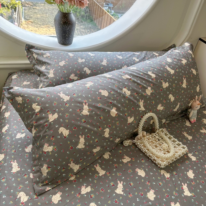 91家纺网 家纺一手货源 找家纺 百寐 2025新款13372全棉纯棉印花双人枕套+同款床单 月光兔