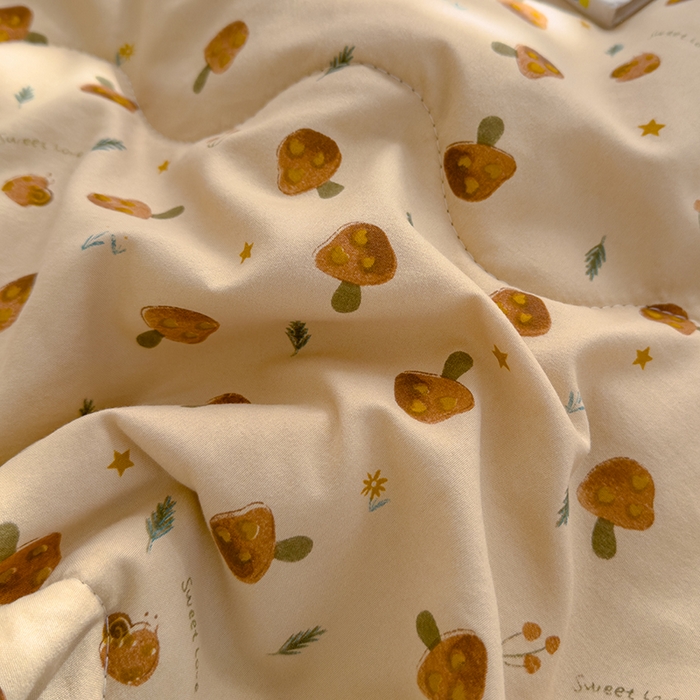 91家纺网 家纺一手货源 找家纺 美派工厂店2025新款水洗邹邹纱夏被 小蘑菇