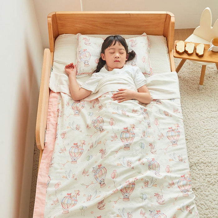 91家纺网 家纺一手货源 找家纺 嗨生活 2025年新品天竹系列A类竹纤维四层纱儿童盖毯 幼儿园夏被夏凉被空调被 热气球