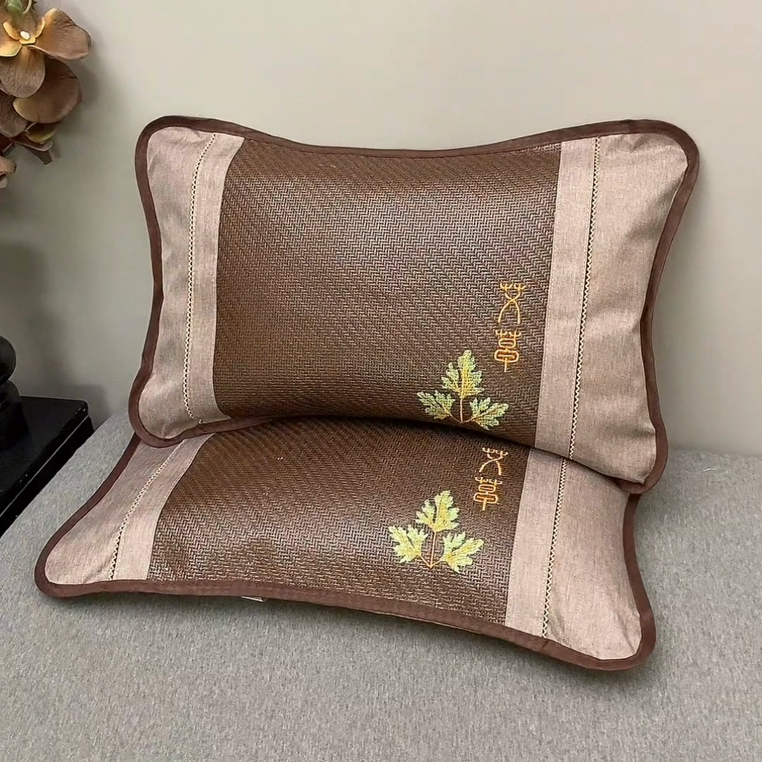 91家纺网 家纺一手货源 找家纺 纽乐家纺 2025新款夏凉凉感艾草花茶香冰藤枕芯茉莉花助睡眠枕头枕芯 艾草茶香冰藤枕-深棕 35x55cm/只