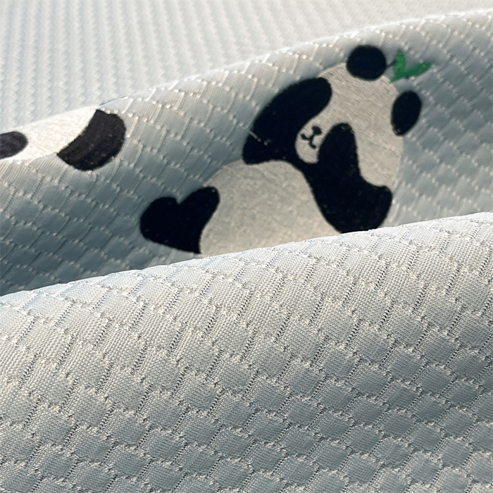 91家纺网 家纺一手货源 找家纺 启程家纺 2025春夏新款冰豆豆凉席刺绣款复合三明治三件套 熊猫-蓝