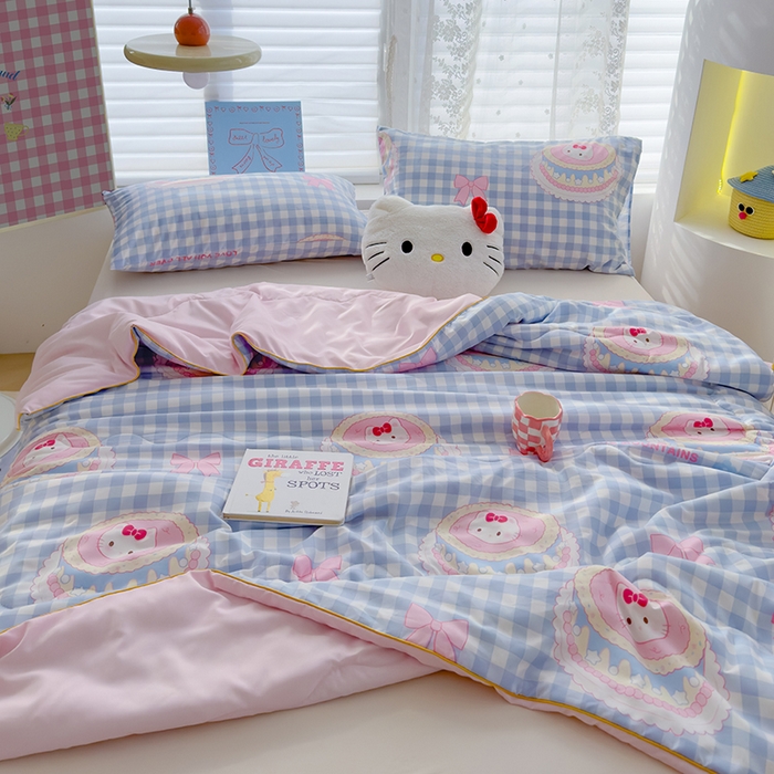 91家纺网 家纺一手货源 找家纺 美派工厂店2025新款水洗邹邹纱夏被 蛋糕蓝格kt