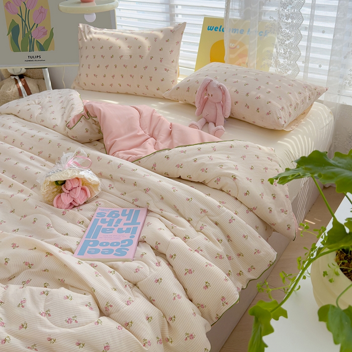 91家纺网 家纺一手货源 找家纺 美派工厂店2025新款水洗邹邹纱夏被 繁花