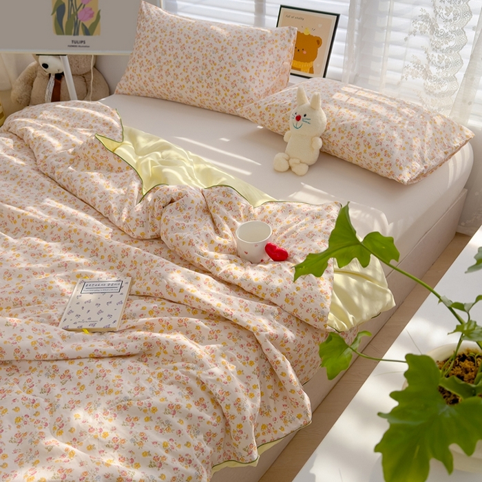 91家纺网 家纺一手货源 找家纺 美派工厂店2025新款水洗邹邹纱夏被 久期诗朵-黄