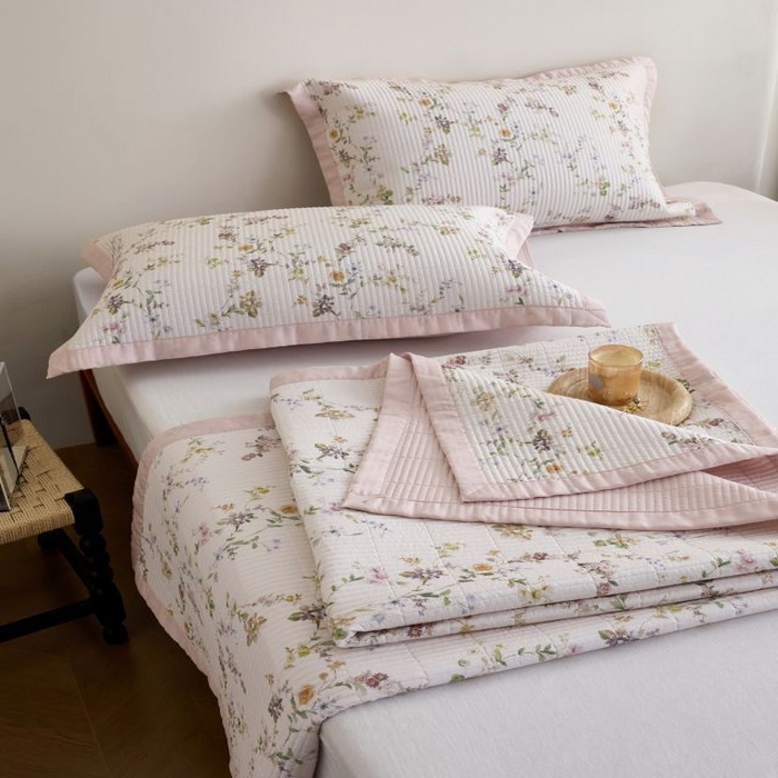 91家纺网 家纺一手货源 找家纺 黛舒家居2025新款天丝水洗印花夏被床盖三件套 小雨录